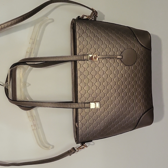 NWT Diophy medium gold tote purse - Picture 4 of 11